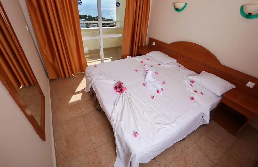 Tuntas Family Suites Kusadasi-1