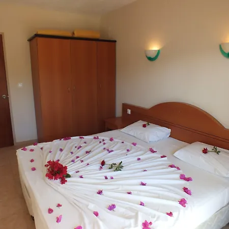 Tuntas Family Suites Kusadasi-3